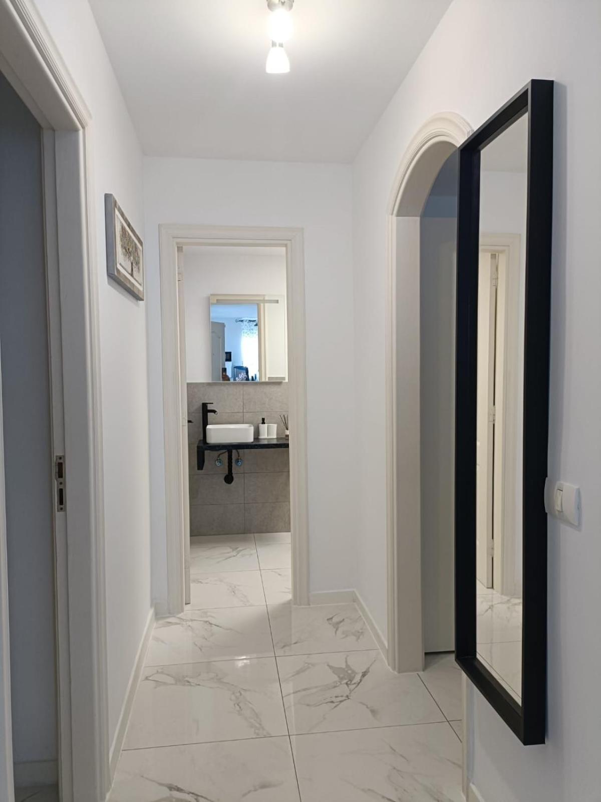 Apartment Beautiful With Pool And Wifi *