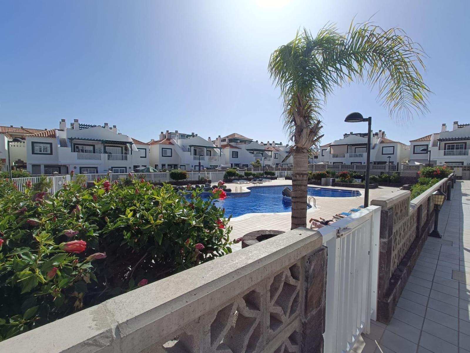 Beautiful With Pool And Wifi Apartment