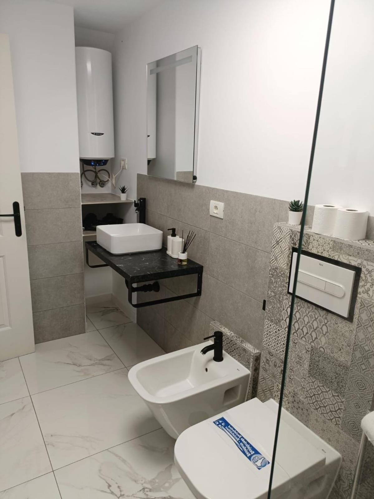 Apartment Beautiful With Pool And Wifi